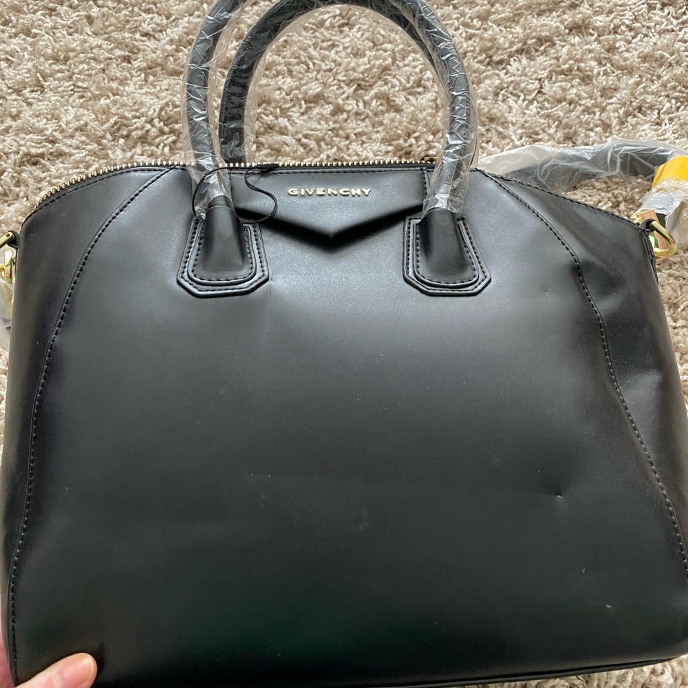 New designer inspired black bag w/ shoulder strap
